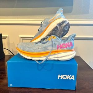 Hoka One One Women’s Clifton 9
